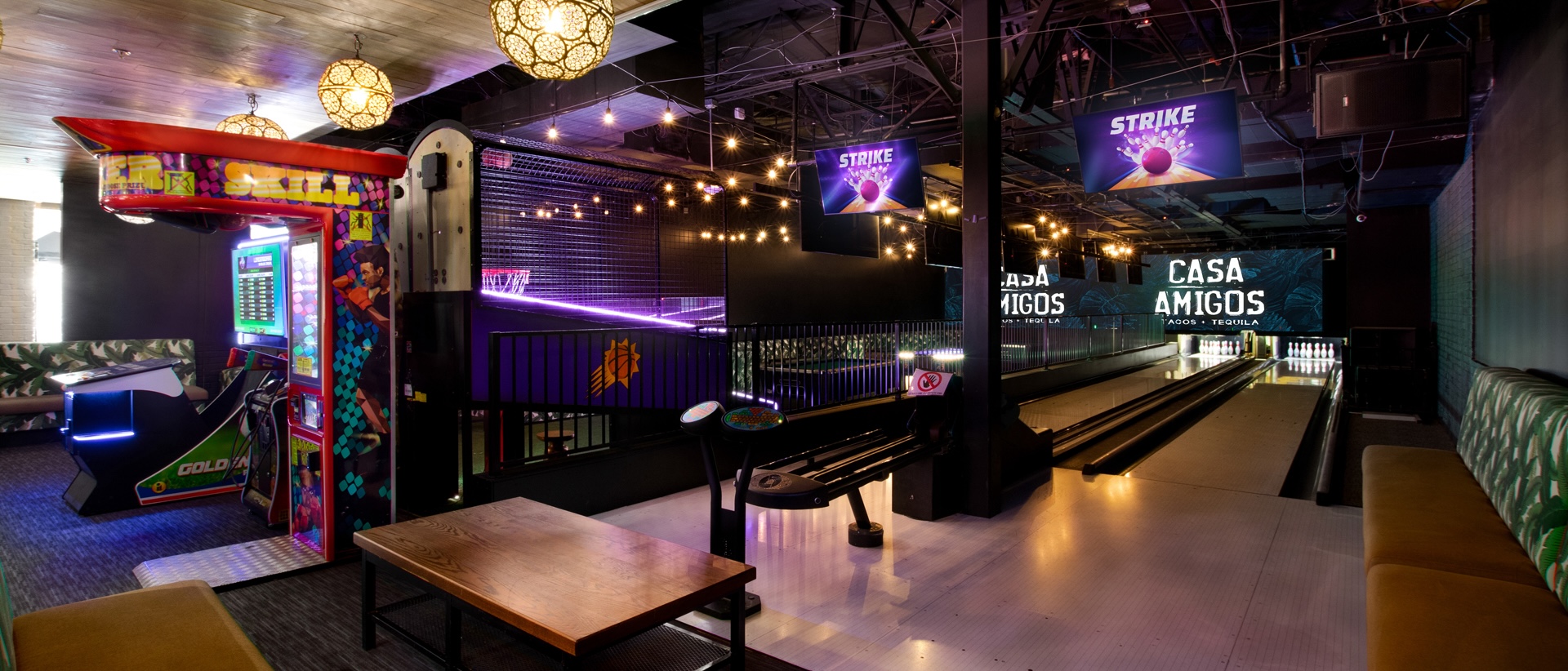 Casa Amigos bowling area